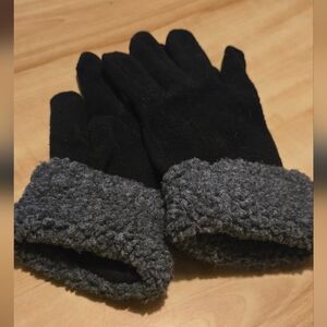 Cozy Black and Gray Winter Gloves